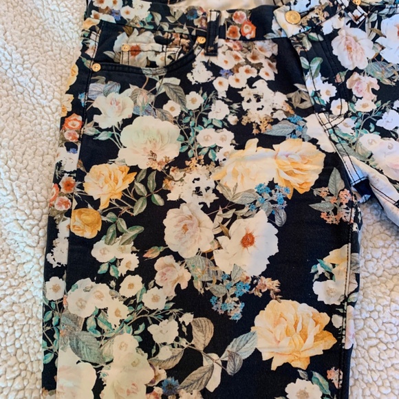 7 For All Mankind Midnight Floral Skinny Jeans - Picture 5 of 8